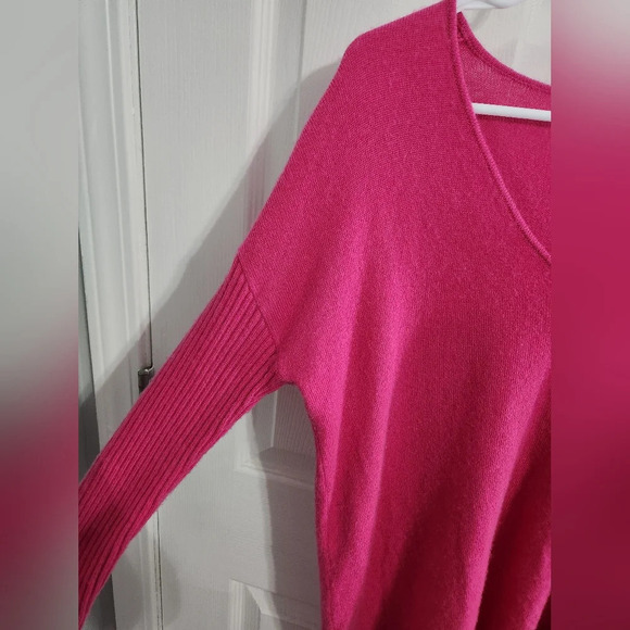 Vinyard vines wool Cashmere vneck sweater link barbiecore soft oversized Small - Picture 6 of 7